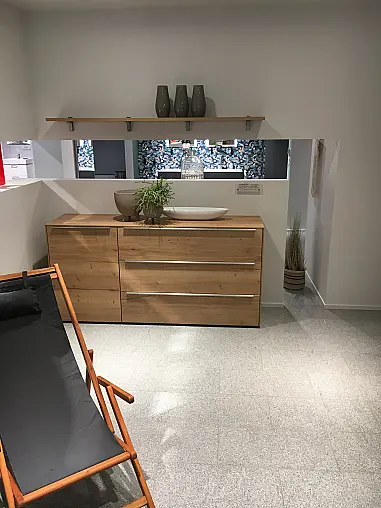 Exklusives Badezimmer verdeckt mit Schiebetüren - Sideboard - Regale - Waschtisch &amp; LED-Spiegel