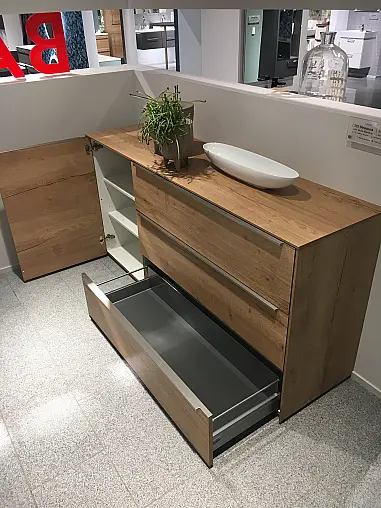 Exklusives Badezimmer verdeckt mit Schiebetüren - Sideboard - Regale - Waschtisch &amp; LED-Spiegel