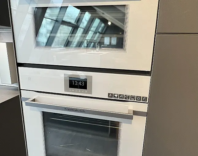Luxusküche in Glas Matt lavaschwarz G192