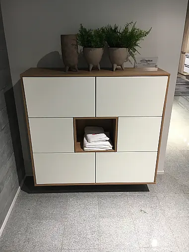 Exklusives Badezimmer mit Waschtisch-Anlage - Lackfront - LED-Spiegel