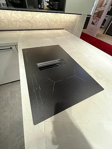 Exklusive Messeküche - Lack-Front - Philips Hue LED-Beleuchtungen - Sign Emotion Relingsystem - XL Schränke