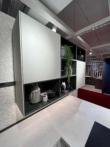 Exklusive Messeküche - Lack-Front - Philips Hue LED-Beleuchtungen - Sign Emotion Relingsystem - XL Schränke
