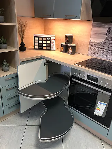 moderne L-Küche in Aqua matt und hellem Holz (Nr. 1)