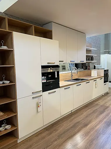 Stauraumwunder in weiß als Insellösung