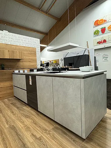 Nolte Ausstellungsküche L23 Lucca, 245 Zement Saphirgrau und A19 Artwood 22V Eiche Ventura