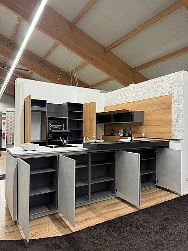 Nolte Ausstellungsküche L23 Lucca, 245 Zement Saphirgrau und A19 Artwood 22V Eiche Ventura