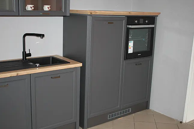 Moderne Küchenzeile in edler Optik
