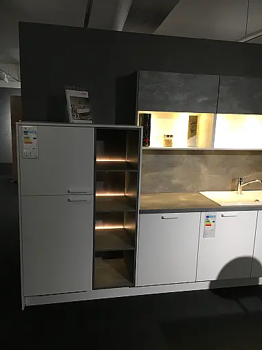 Nobilia Ausstellungsküche Lacklaminat Alpinweiß matt inkl. Neff-Geräte
