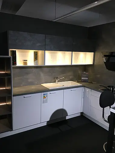 Nobilia Ausstellungsküche Lacklaminat Alpinweiß matt inkl. Neff-Geräte