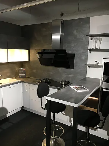 Nobilia Ausstellungsküche Lacklaminat Alpinweiß matt inkl. Neff-Geräte