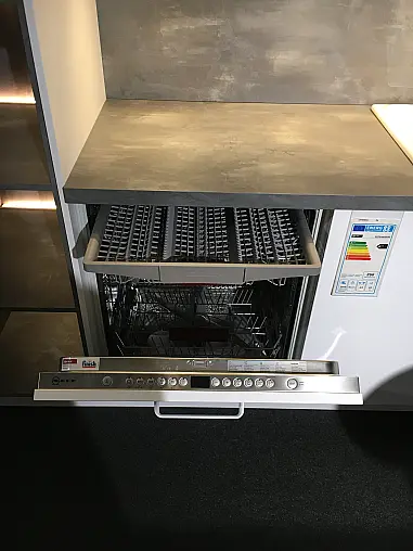 Nobilia Ausstellungsküche Lacklaminat Alpinweiß matt inkl. Neff-Geräte