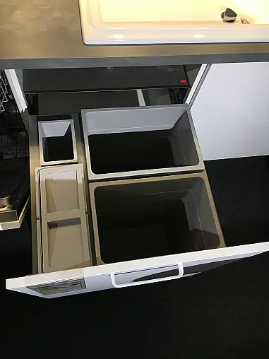 Nobilia Ausstellungsküche Lacklaminat Alpinweiß matt inkl. Neff-Geräte