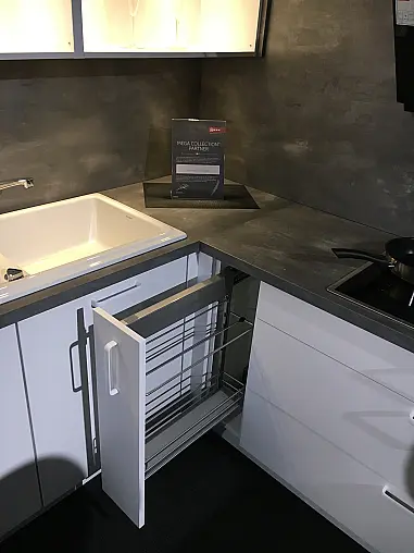 Nobilia Ausstellungsküche Lacklaminat Alpinweiß matt inkl. Neff-Geräte