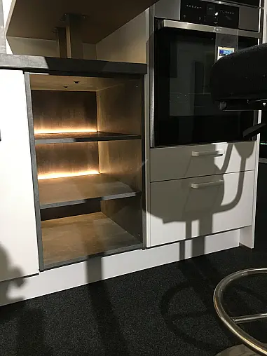 Nobilia Ausstellungsküche Lacklaminat Alpinweiß matt inkl. Neff-Geräte