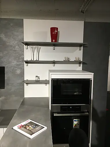 Nobilia Ausstellungsküche Lacklaminat Alpinweiß matt inkl. Neff-Geräte
