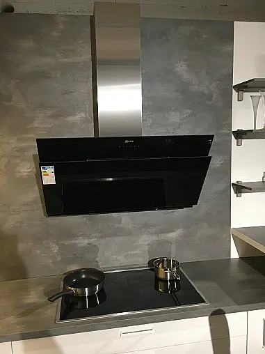 Nobilia Ausstellungsküche Lacklaminat Alpinweiß matt inkl. Neff-Geräte