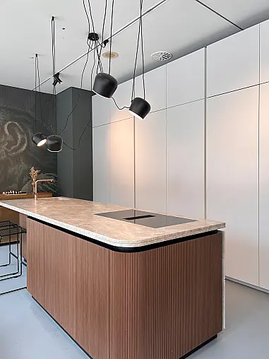 Einzelstück mit einzigartigem Materialmix