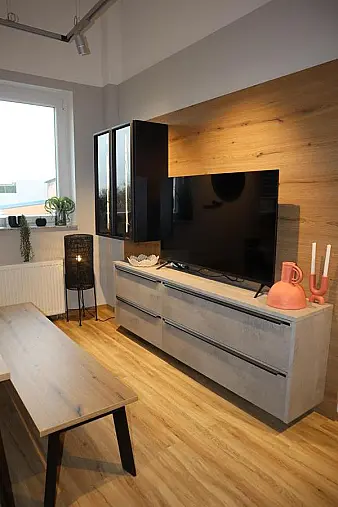 Elegantes Speisezimmer mit Passender Wohnwand – Stilvoll und Harmonisch