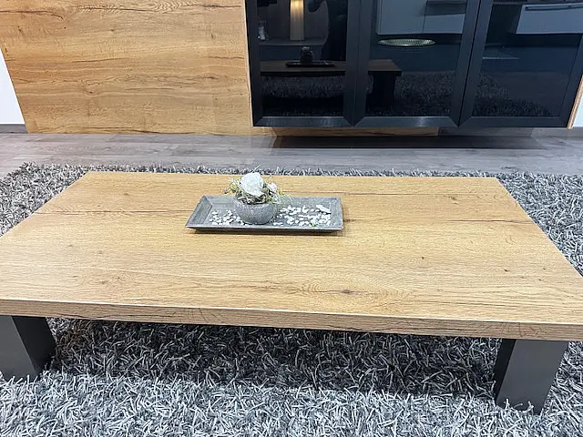 Wohnwand in Holzoptik von Häcker