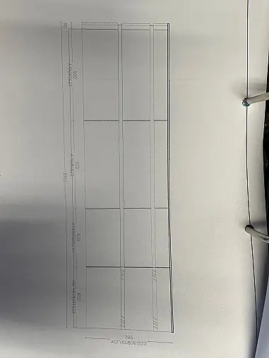 Insellösung mit Designelement + Seitenschanklösung mit Pocketdoors