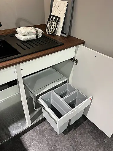 Exklusive Messeküche / Sitzgelegenheit / Viel LED-Beleuchtung / Sideboard / Bora Kochfeld - XL-Schränke