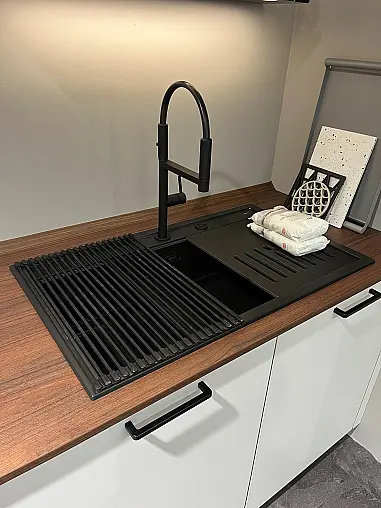 Exklusive Messeküche / Sitzgelegenheit / Viel LED-Beleuchtung / Sideboard / Bora Kochfeld - XL-Schränke