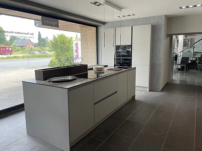 Musterküche SieMatic SLC kieselgrau samtmatt, ohne Anrichte