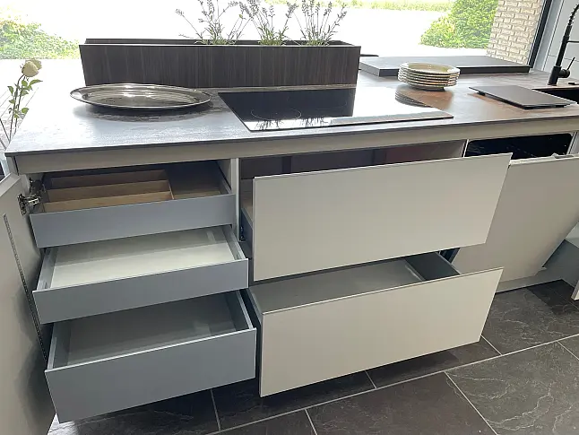 Musterküche SieMatic SLC kieselgrau samtmatt, ohne Anrichte