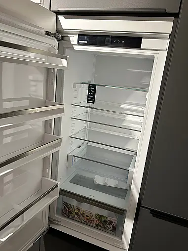 Einbaukühlschrank mit EasyFresh