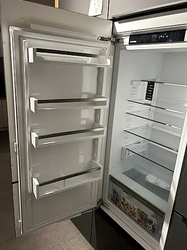 Einbaukühlschrank mit EasyFresh