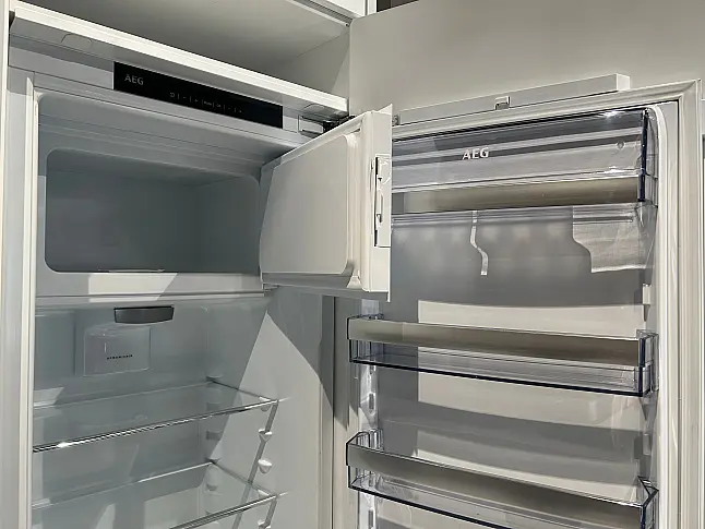 Einbaukühlschrank mit Gefrierfach