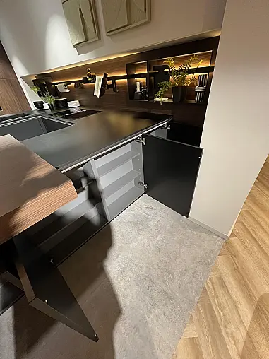 Exklusive Messeküche - XL Schränke - Slim Line Arbeitsplatten - viel LED-Beleuchtung - viel Zubehör - zahlreiche Siemens Einbaugeräte