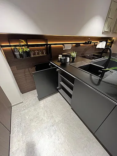 Exklusive Messeküche - XL Schränke - Slim Line Arbeitsplatten - viel LED-Beleuchtung - viel Zubehör - zahlreiche Siemens Einbaugeräte