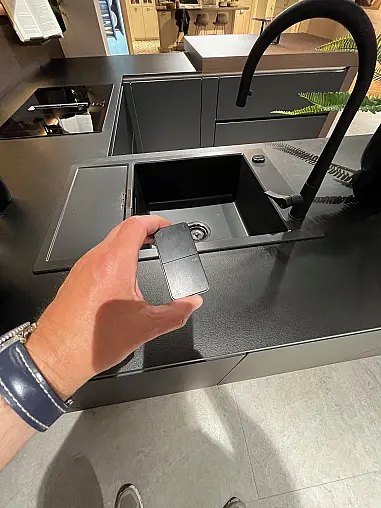 Exklusive Messeküche - XL Schränke - Slim Line Arbeitsplatten - viel LED-Beleuchtung - viel Zubehör - zahlreiche Siemens Einbaugeräte