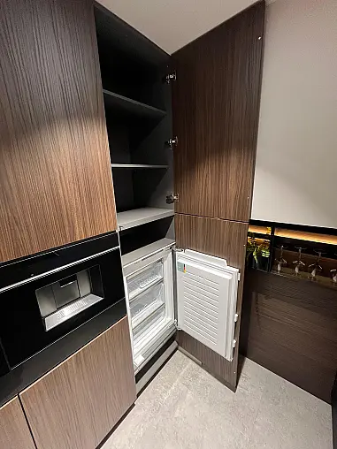 Exklusive Messeküche - XL Schränke - Slim Line Arbeitsplatten - viel LED-Beleuchtung - viel Zubehör - zahlreiche Siemens Einbaugeräte