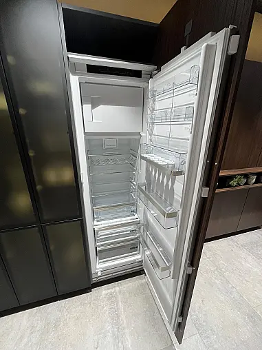 Exklusive Messeküche - XL Schränke - Slim Line Arbeitsplatten - viel LED-Beleuchtung - viel Zubehör - zahlreiche Siemens Einbaugeräte