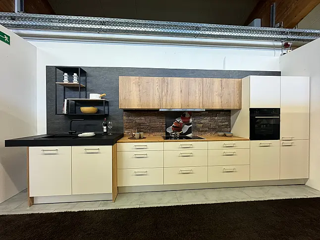 Nolte Ausstellungsküche Koje 27 M20 Manhattan Uni 491 Magnolia und A19 Artwood 22V Eiche Ventura