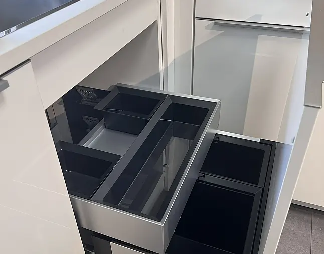 AV4030 Lack Hochglanz Kristallweiss
