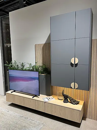 Exklusive Wohnwand - viel LED-Beleuchtung - inklusive Couchtisch - Philips Hue Beleuchtung