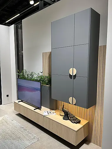Exklusive Wohnwand - viel LED-Beleuchtung - inklusive Couchtisch - Philips Hue Beleuchtung