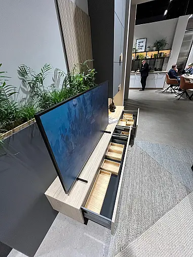 Exklusive Wohnwand - viel LED-Beleuchtung - inklusive Couchtisch - Philips Hue Beleuchtung