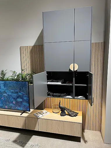 Exklusive Wohnwand - viel LED-Beleuchtung - inklusive Couchtisch - Philips Hue Beleuchtung