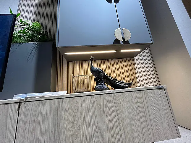 Exklusive Wohnwand - viel LED-Beleuchtung - inklusive Couchtisch - Philips Hue Beleuchtung