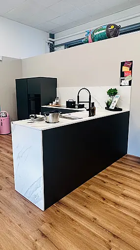 XXL Korpushöhe, besonderer Glanz mit Polymerglas steingrau metallic