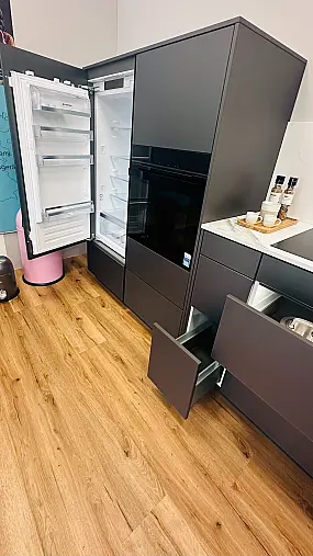 XXL Korpushöhe, besonderer Glanz mit Polymerglas steingrau metallic