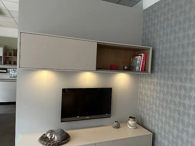 funktionale TV-Wohnwand im aktuellen Design