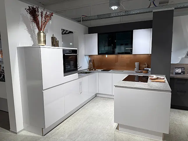 Moderne Nolte Küche in Zeitlosem Design