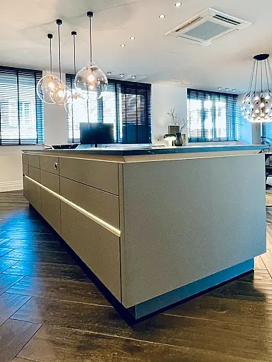 Große Showroom Küche