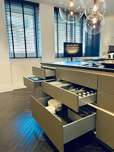 Große Showroom Küche