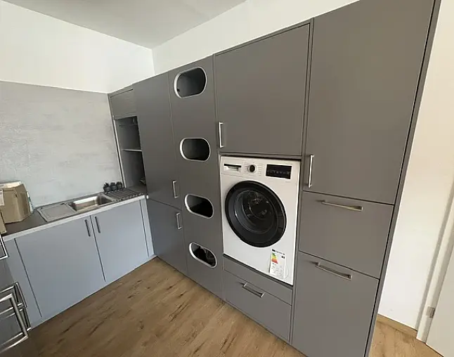 Hauswirtschaftsraum Schüller Achatgrau